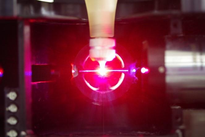 Laser alignment in flow cytometer